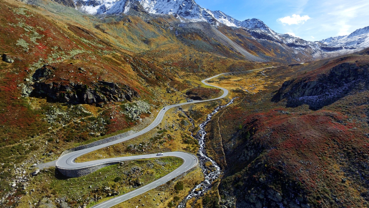 Motorradfahrer am Flüelapass | © Davos Klosters Mountains